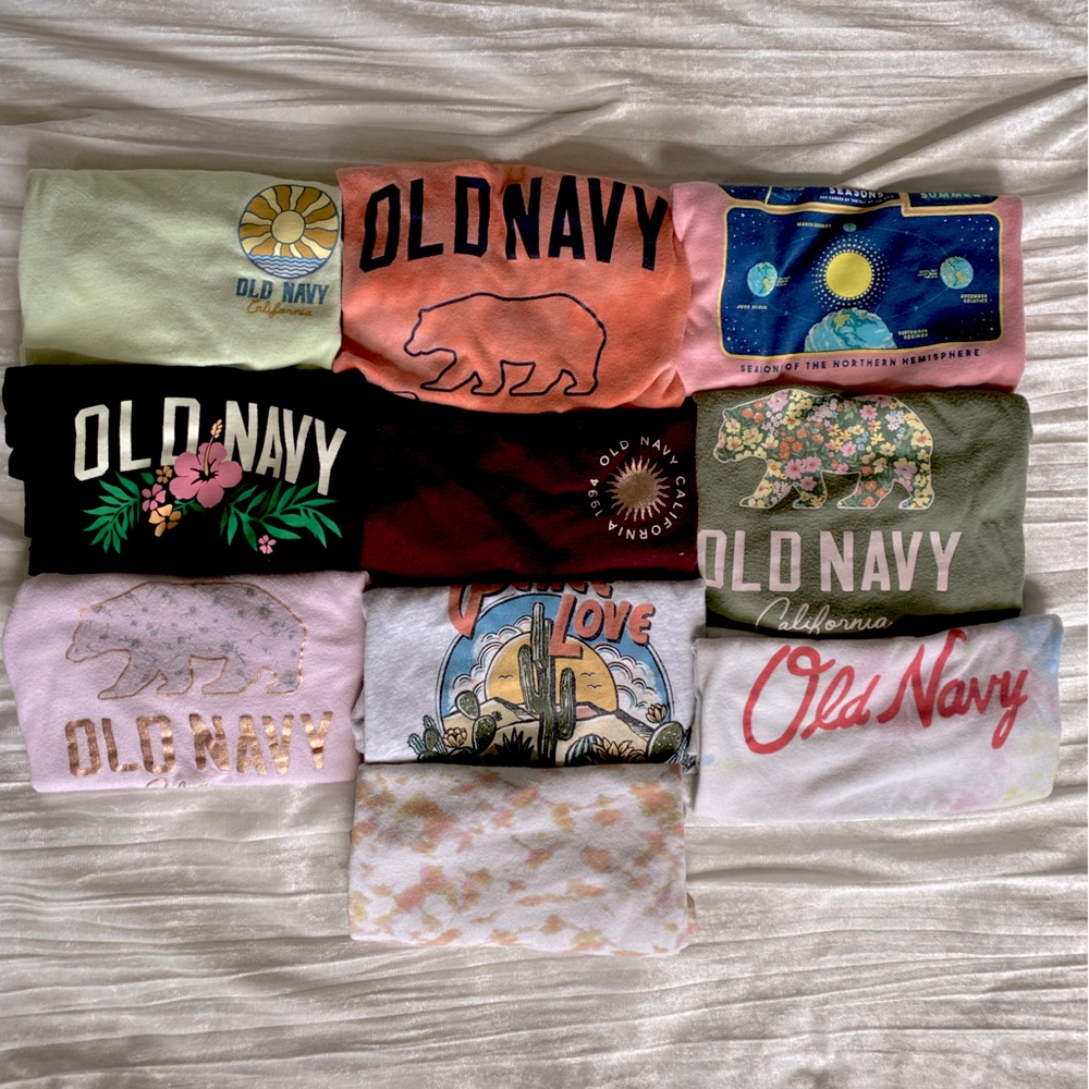 Old Navy Graphic Tees Bundle (10 shirts)